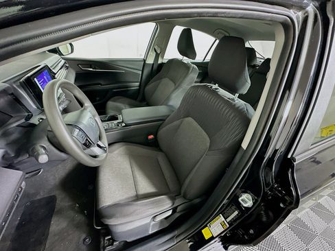 Used 2025 Toyota Camry LE image 13