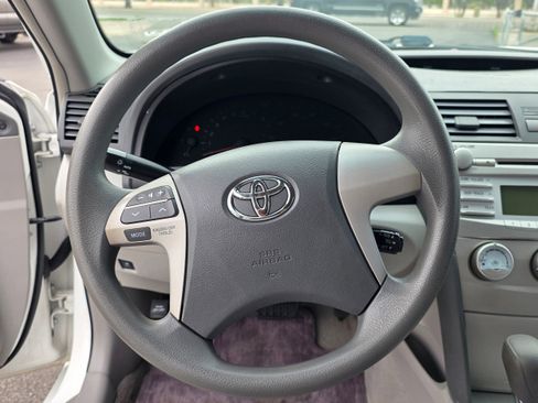 Used 2011 Toyota Camry LE image 15