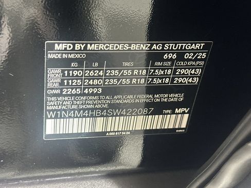 Certified 2025 Mercedes-Benz GLB 250 4MATIC image 33
