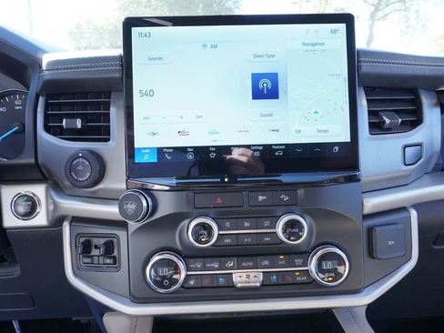 Used 2022 Ford Expedition Max XLT image 22