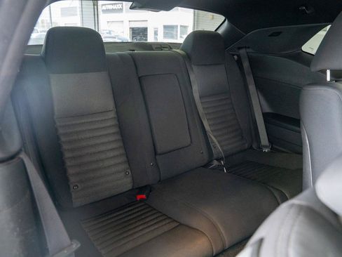 Used 2014 Dodge Challenger SXT RWD image 18