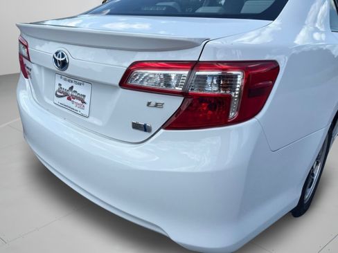 Used 2012 Toyota Camry LE FWD image 32
