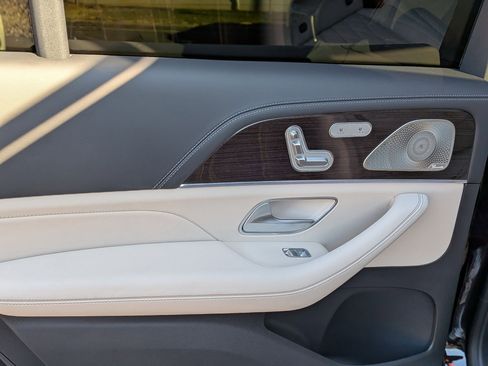 Certified 2025 Mercedes-Benz GLS 63 AMG 4MATIC image 26