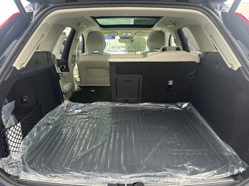 New 2026 Volvo XC60 B5 Ultra w/ Protection Package Premier AWD/4WD image 15