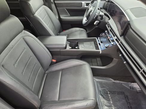 Used 2025 Hyundai Santa Fe Limited AWD/4WD image 14