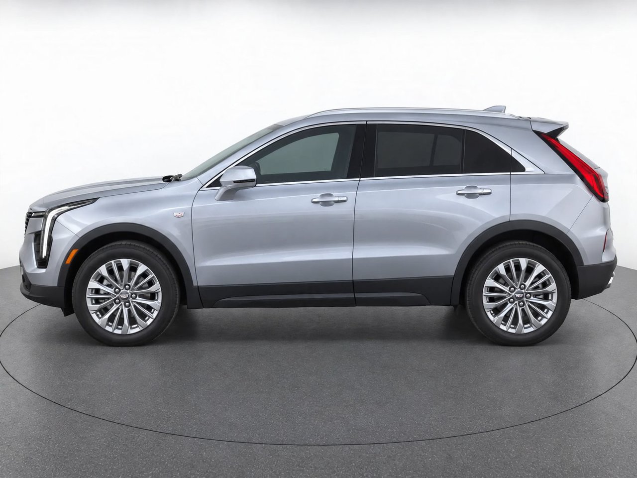 Used 2025 Cadillac XT4 Premium Luxury FWD image 6