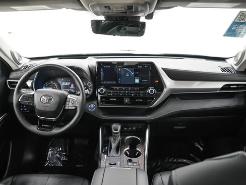 Used 2021 Toyota Highlander Platinum AWD/4WD image 13