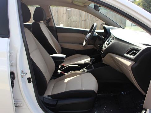 Used 2019 Hyundai Accent SE FWD image 35