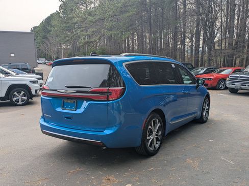 New 2026 Chrysler Pacifica Pinnacle image 5
