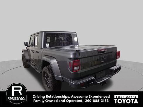Used 2022 Jeep Gladiator Sport AWD/4WD image 9