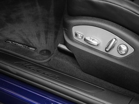 Used 2025 Porsche Macan image 20