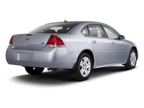 Used 2010 Chevrolet Impala LT w/ Luxury Edition Package FWD image 3