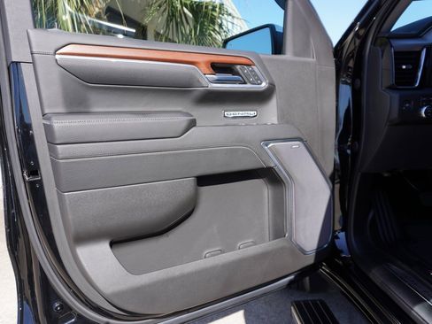 Used 2023 GMC Sierra 1500 Denali w/ Denali Reserve Package image 8