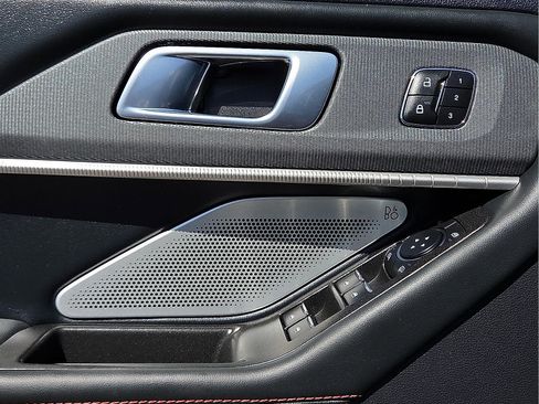 Used 2025 Ford Explorer ST image 15