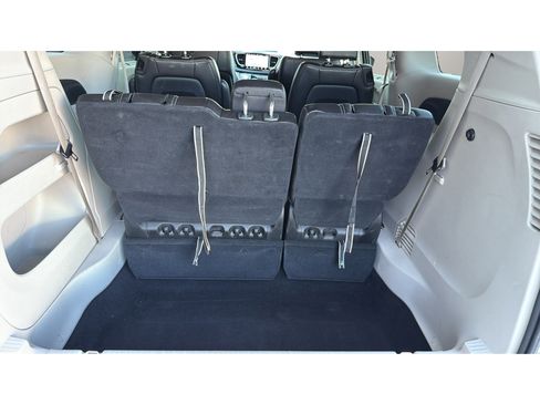 Used 2023 Chrysler Pacifica Touring-L FWD image 12