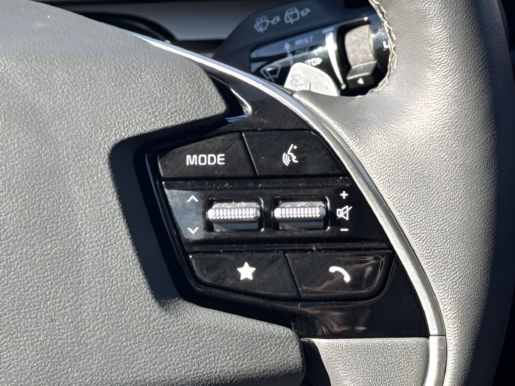 Used 2025 Kia Niro FWD image 17