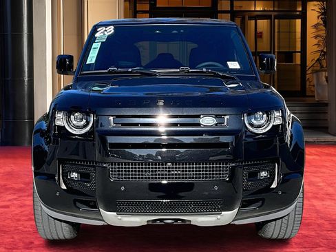 Used 2023 Land Rover Defender 110 V8 image 2