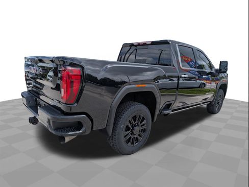 Used 2022 GMC Sierra 2500 Denali w/ Denali Black Diamond Edition AWD/4WD image 4
