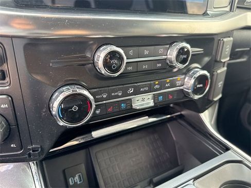 Certified 2022 Ford F150 Lariat w/ Equipment Group 502A High image 21