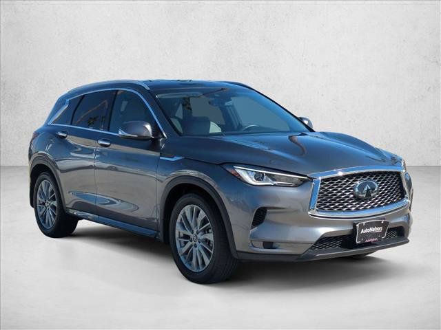 Used 2025 INFINITI QX50 Luxe AWD/4WD image 3