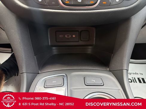 Used 2024 Chevrolet Equinox LT AWD/4WD image 22