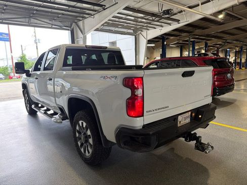 Used 2024 Chevrolet Silverado 2500 Custom w/ Custom Convenience Package AWD/4WD image 4