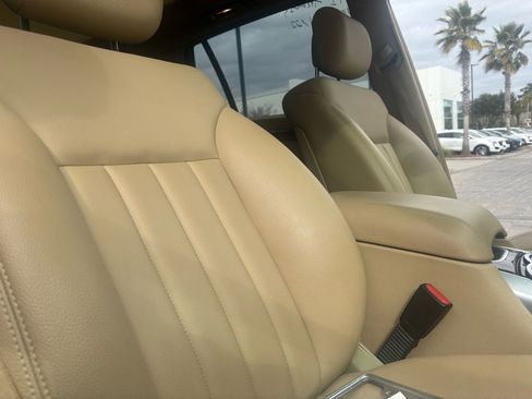 Used 2010 Mercedes-Benz R 350 4MATIC image 28