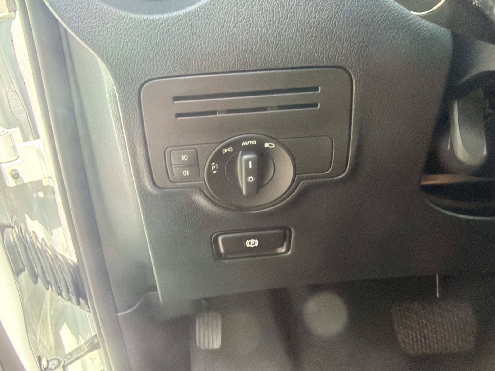 Used 2023 Mercedes-Benz Metris image 27