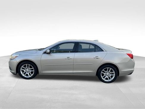 Used 2015 Chevrolet Malibu LT w/ Power Convenience Package FWD image 2