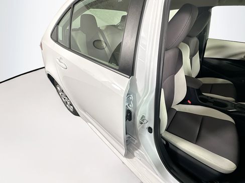 Used 2024 Toyota Corolla LE FWD image 27
