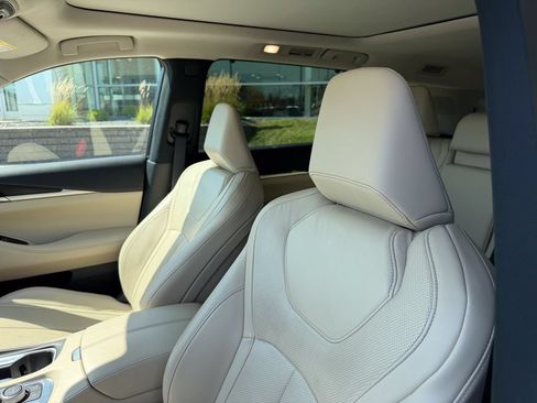 Used 2023 INFINITI QX60 Sensory w/ Vision Package AWD/4WD image 10