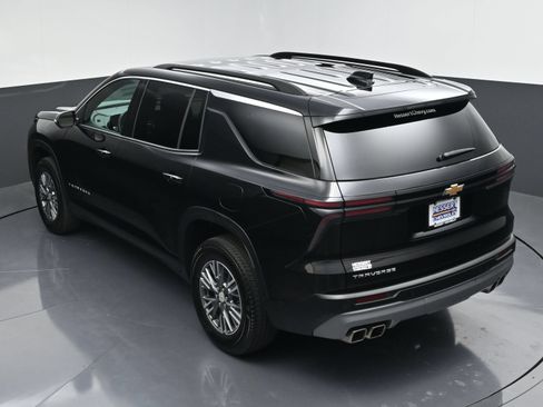 Used 2025 Chevrolet Traverse LT FWD image 48