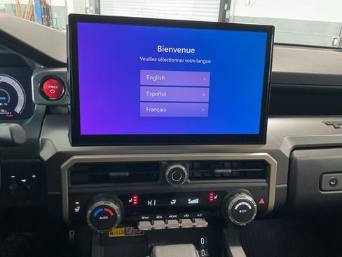 Used 2025 Toyota Tacoma TRD Sport w/ TRD Sport Upgrade Package image 16