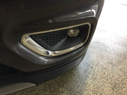 Used 2019 Jeep Cherokee Limited image 8