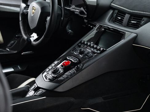 Used 2021 Lamborghini Aventador SVJ AWD/4WD image 62