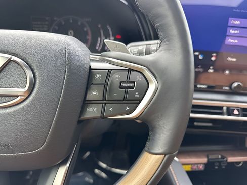 Used 2023 Lexus RX 350 Premium image 16