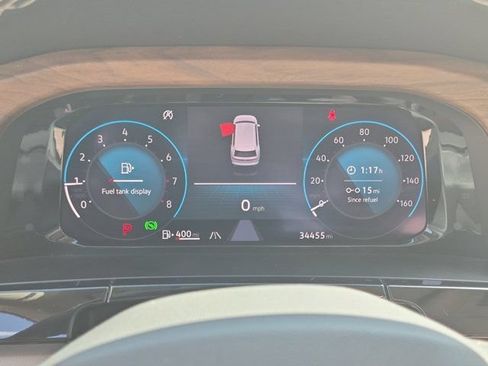 Used 2025 Volkswagen Atlas SE FWD image 16