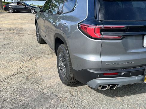 New 2026 GMC Acadia Elevation image 3