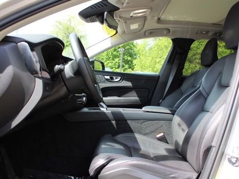 Certified 2023 Volvo XC60 B5 Ultimate w/ Climate Package AWD/4WD image 27