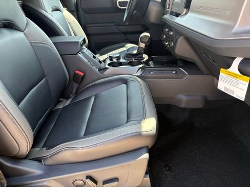 New 2026 Ford Bronco Outer Banks AWD/4WD image 18