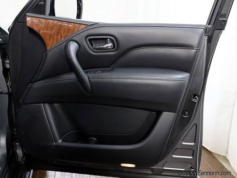 Used 2018 INFINITI QX80 4WD w/ Driver Assistance Package image 35