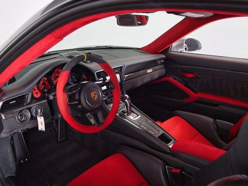 Used 2018 Porsche 911 GT2 RS image 22