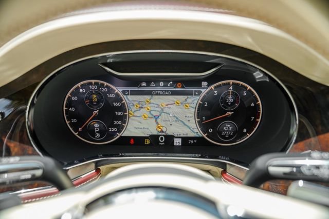 Used 2022 Bentley Flying Spur V8 AWD/4WD image 32