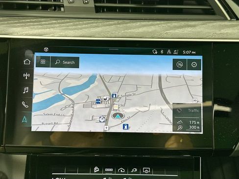 Used 2022 Audi e-tron Premium w/ Convenience Plus Package AWD/4WD image 13