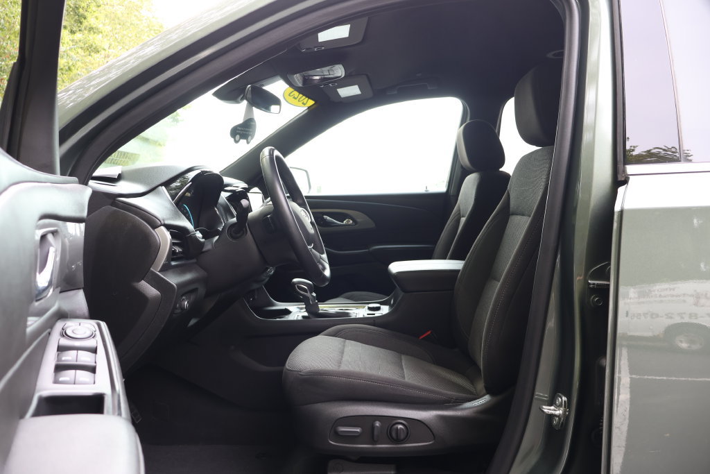 Certified 2023 Chevrolet Traverse LT FWD image 35