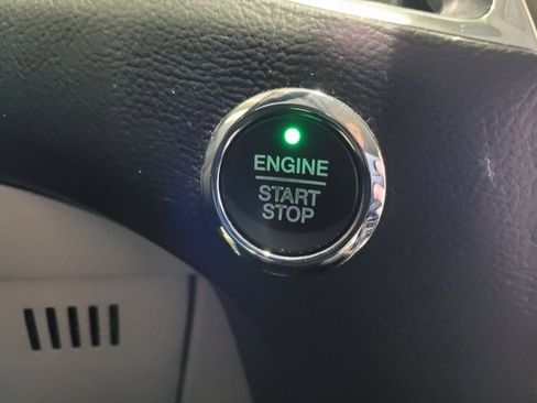 Used 2021 Ford Edge Titanium image 45