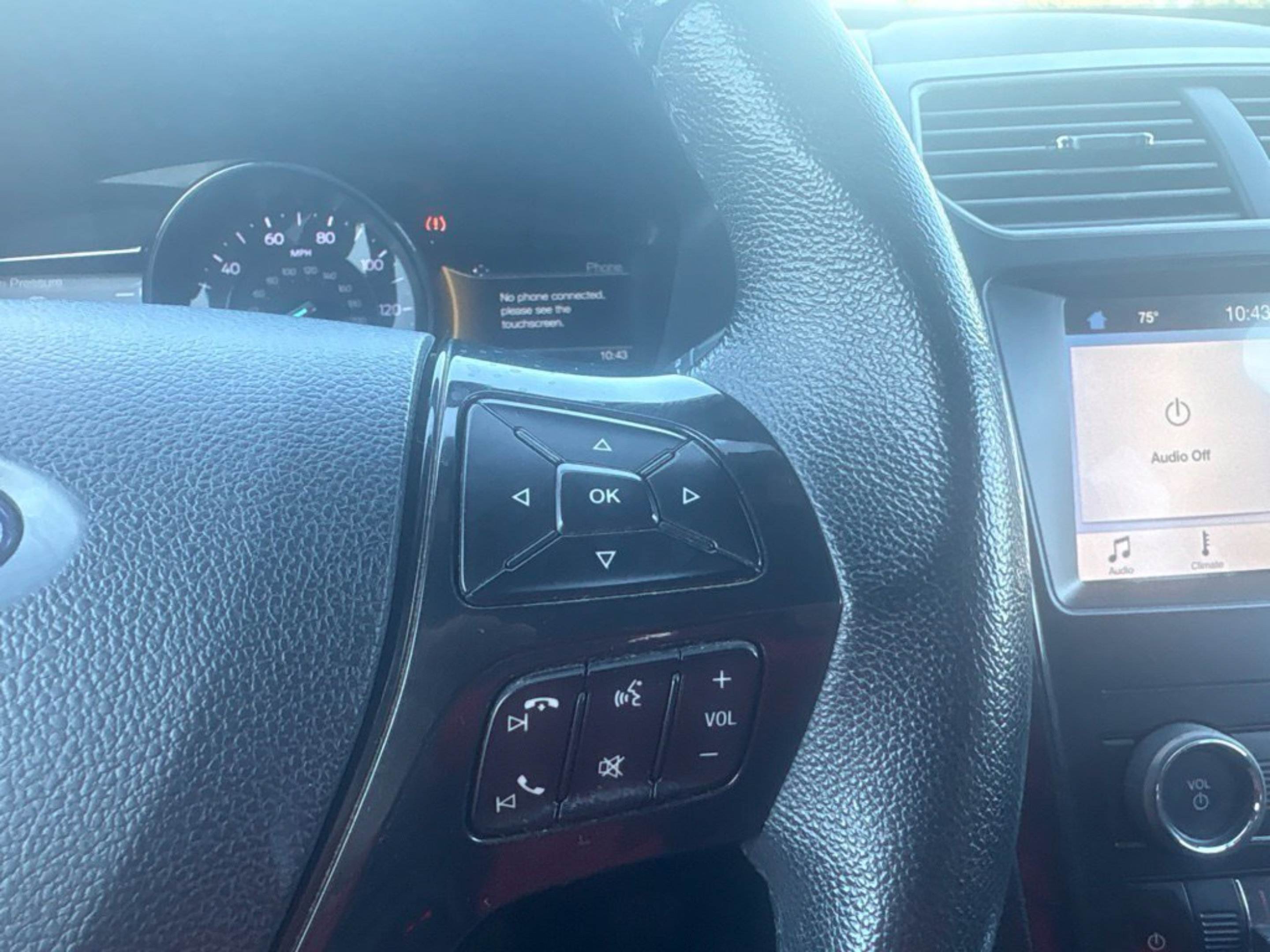 Used 2019 Ford Explorer XLT w/ Equipment Group 201A AWD/4WD image 13
