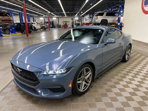 Used 2024 Ford Mustang Coupe RWD image 6
