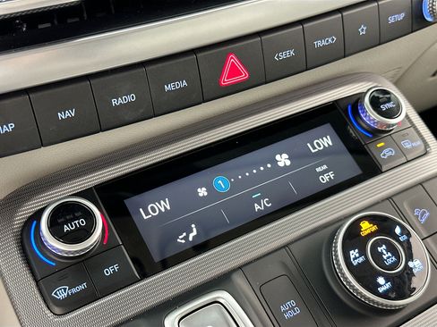 Used 2024 Hyundai Palisade Calligraphy image 16