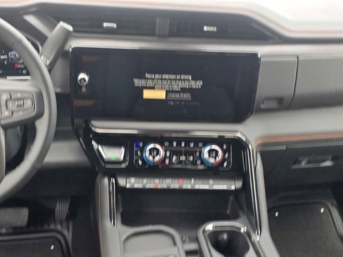 New 2026 GMC Sierra 2500 AT4 w/ AT4 Premium Plus Package AWD/4WD image 14